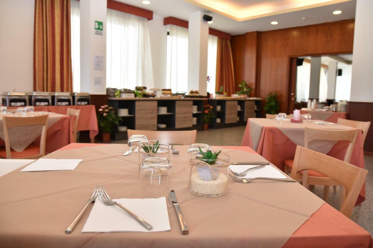 Hotel Excelsior Montesilvano Marina Εξωτερικό φωτογραφία