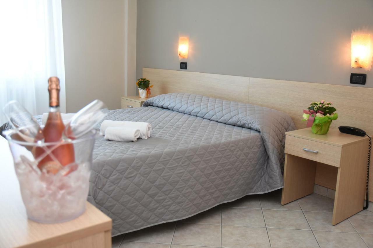 Hotel Excelsior Montesilvano Marina Εξωτερικό φωτογραφία