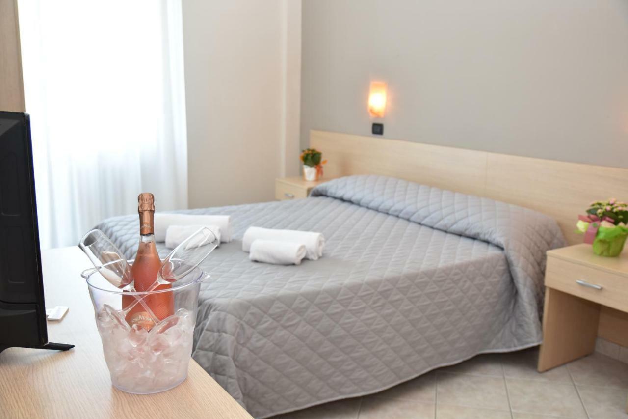 Hotel Excelsior Montesilvano Marina Εξωτερικό φωτογραφία