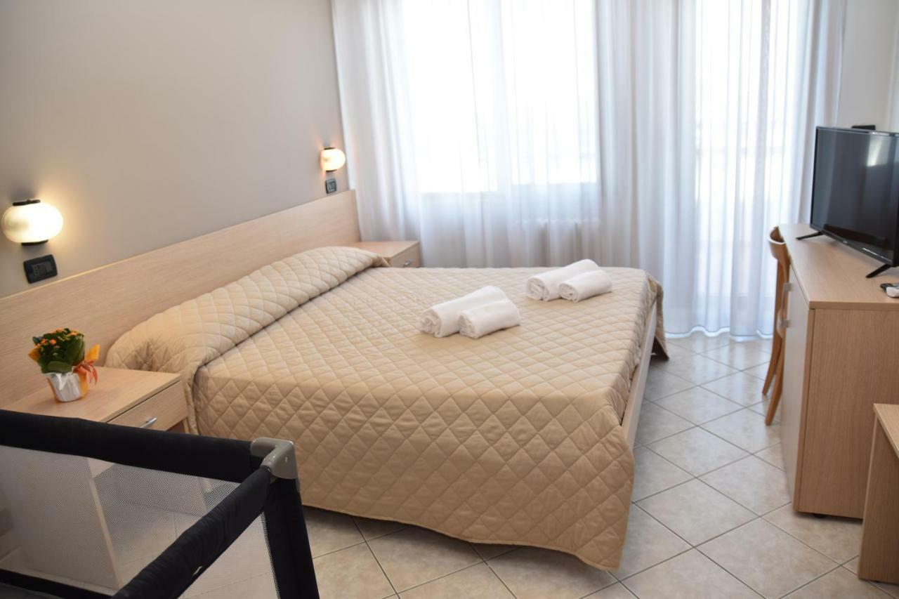Hotel Excelsior Montesilvano Marina Εξωτερικό φωτογραφία