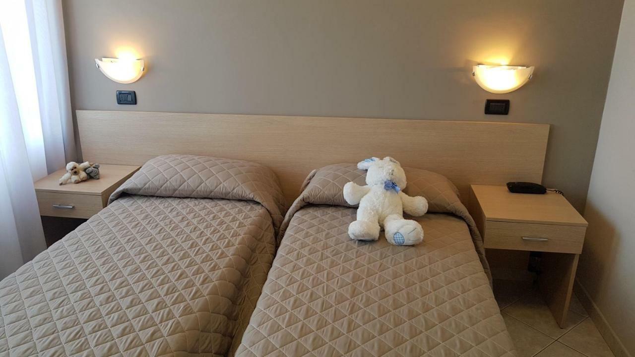 Hotel Excelsior Montesilvano Marina Εξωτερικό φωτογραφία